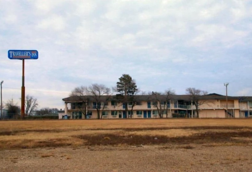 فندق على الطريق Travelers Inn Topeka