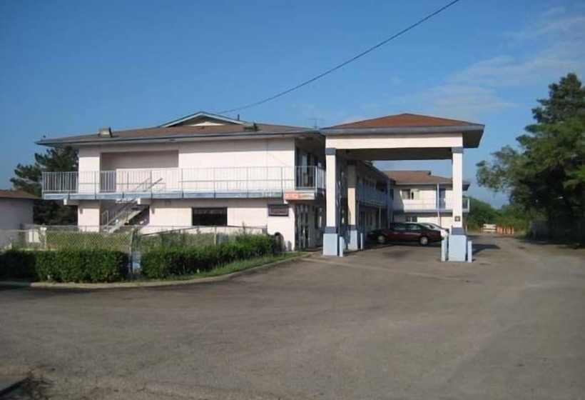 فندق على الطريق Travelers Inn Topeka