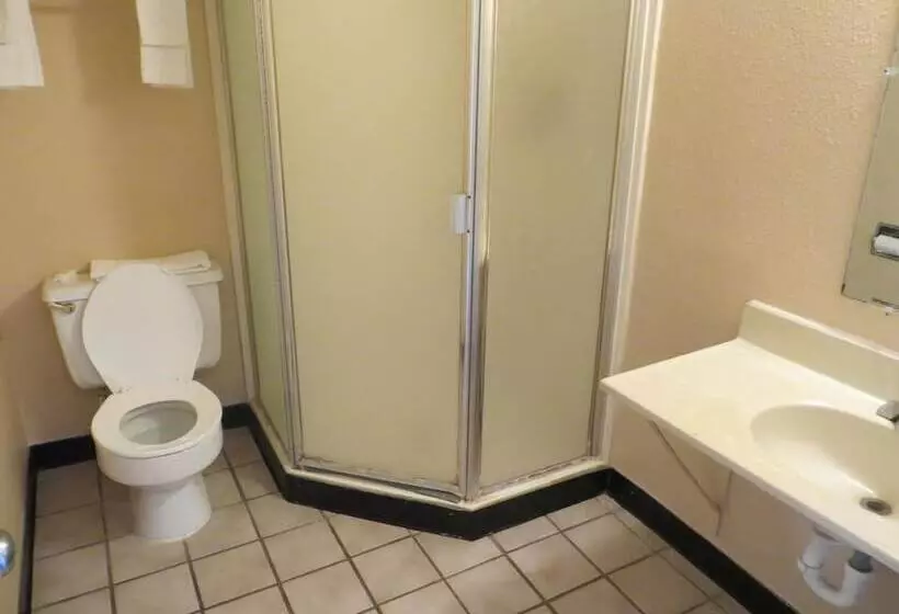 Motelli Travelers Inn Topeka