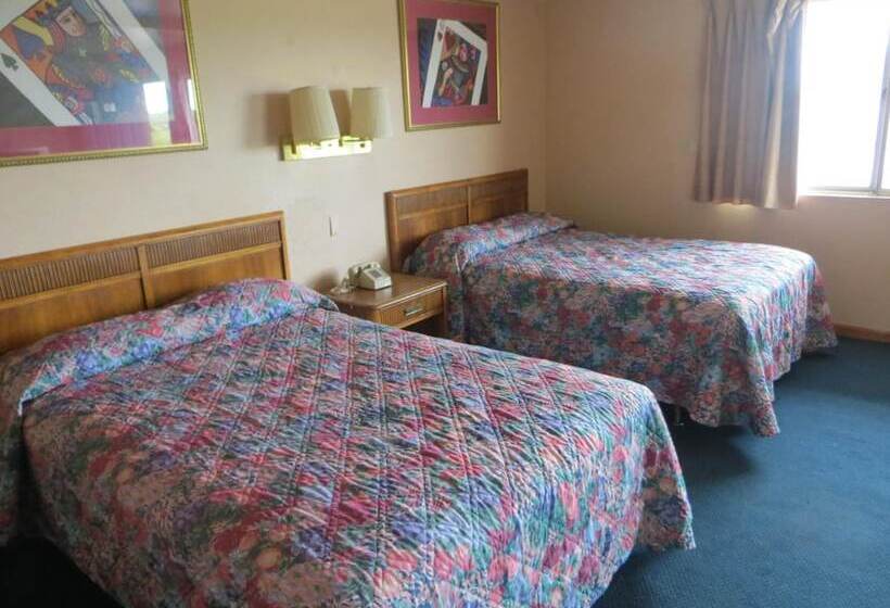 فندق على الطريق Travelers Inn Topeka