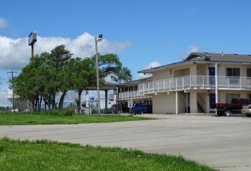 فندق على الطريق Travelers Inn Topeka