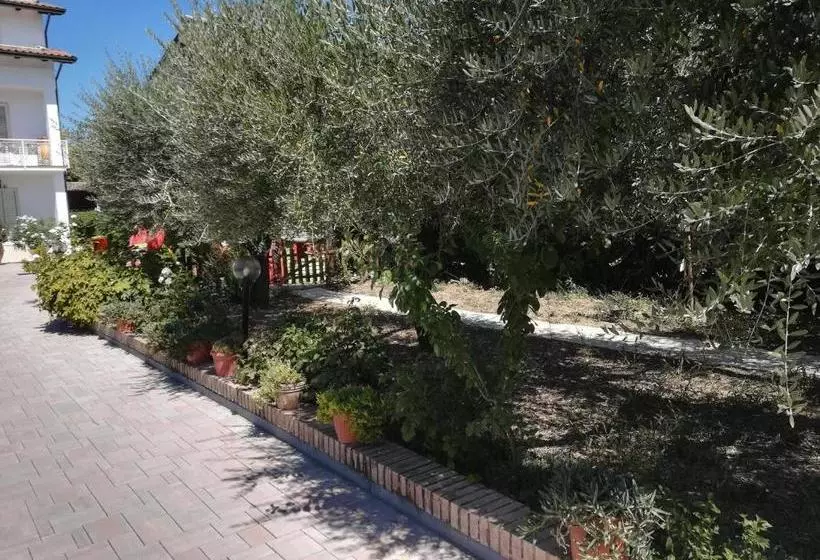 ベッドアンドブレックファースト La Casina Appartamento Assisi