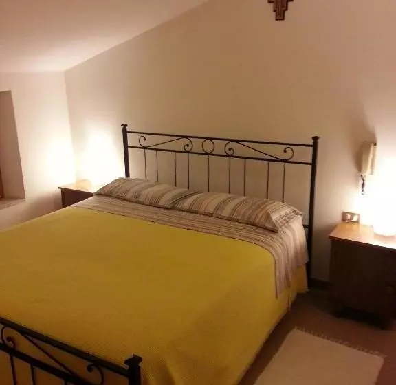ベッドアンドブレックファースト La Casina Appartamento Assisi