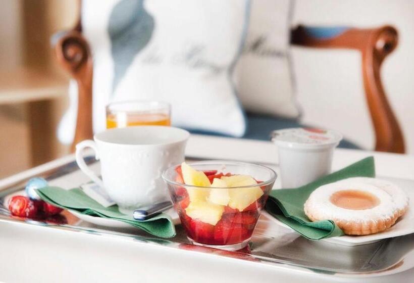 تختخواب و صبحانه A Due Passi