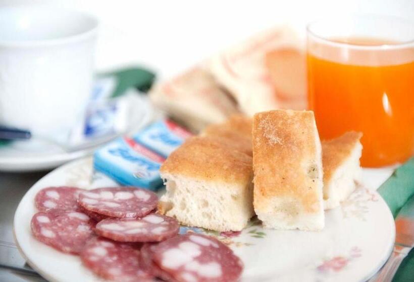 تختخواب و صبحانه A Due Passi