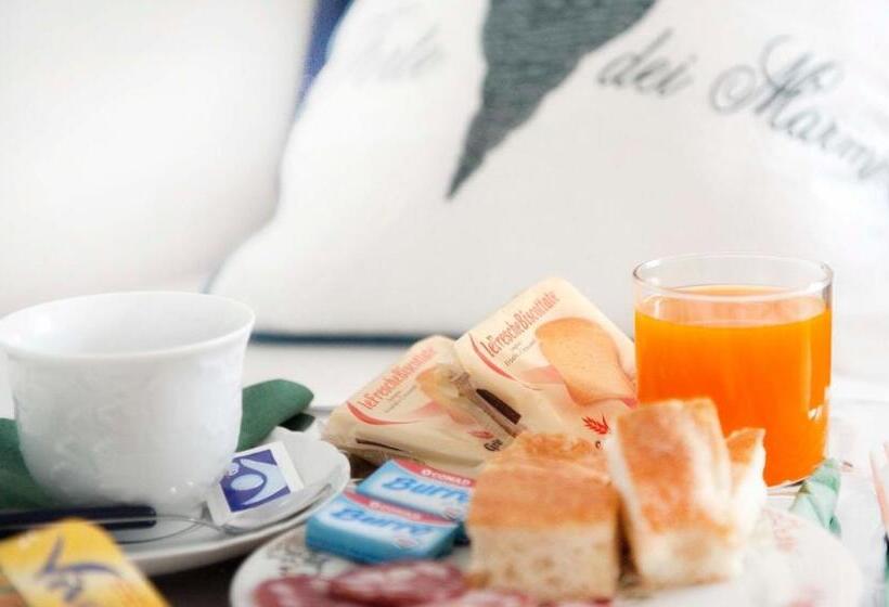 تختخواب و صبحانه A Due Passi