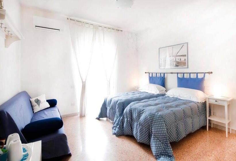 تختخواب و صبحانه A Due Passi