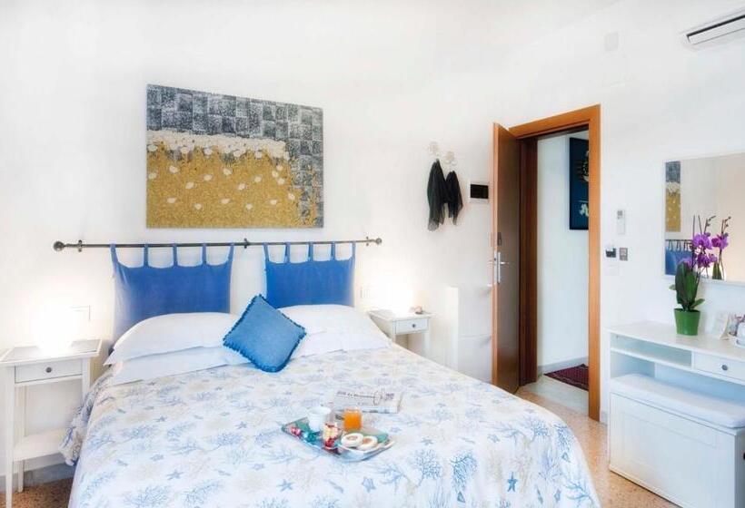 تختخواب و صبحانه A Due Passi