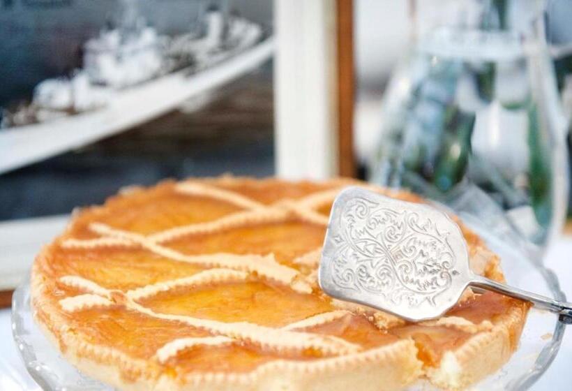 تختخواب و صبحانه A Due Passi