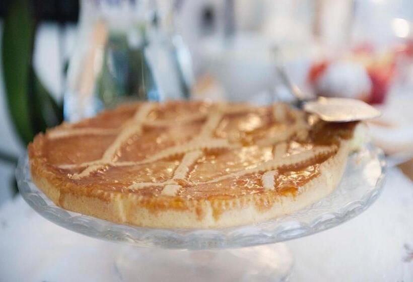 تختخواب و صبحانه A Due Passi