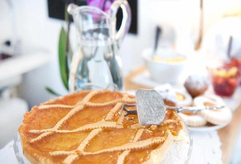 تختخواب و صبحانه A Due Passi