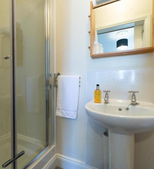 ベッドアンドブレックファースト Blue Swallow