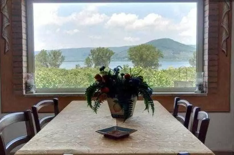 تختخواب و صبحانه La Finestra Sul Lago