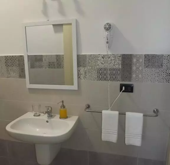 تختخواب و صبحانه Piazzetta Scolanova