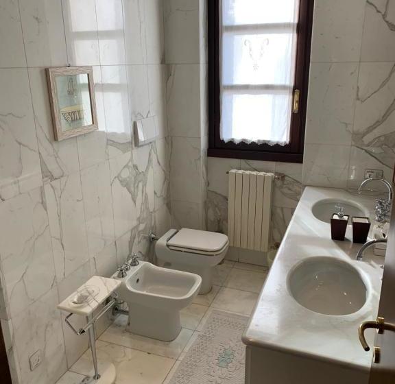 住宿加早餐  Villa Camilla