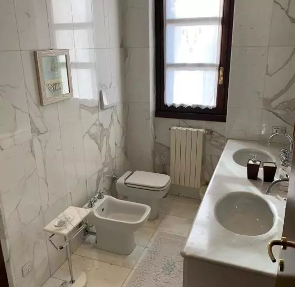 Aamiaismajoitus (B&B) Villa Camilla