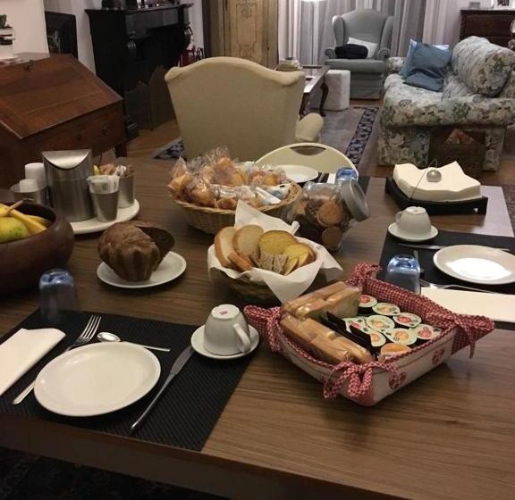 住宿加早餐  Villa Camilla