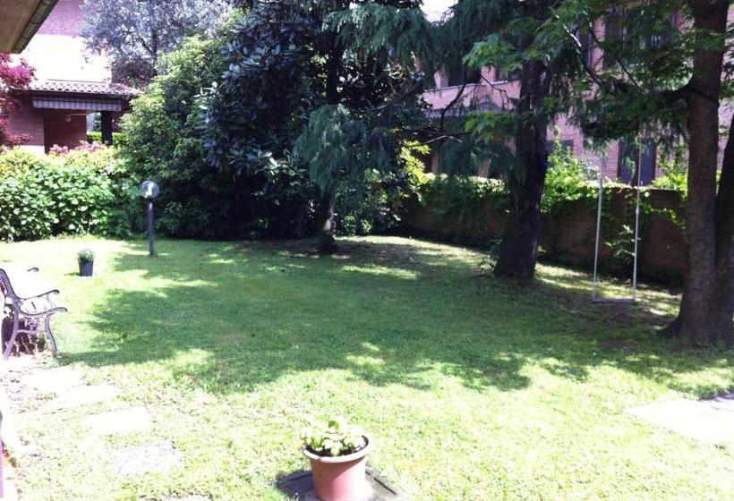 住宿加早餐  Villa Camilla