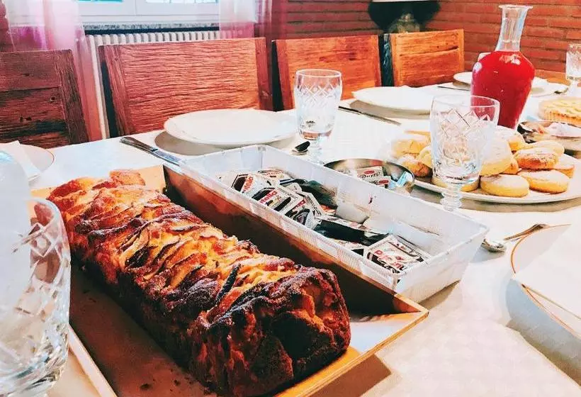 تختخواب و صبحانه Villa Sassi