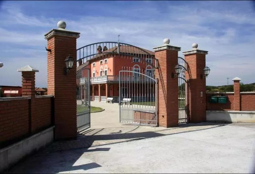 تختخواب و صبحانه Villa Sassi