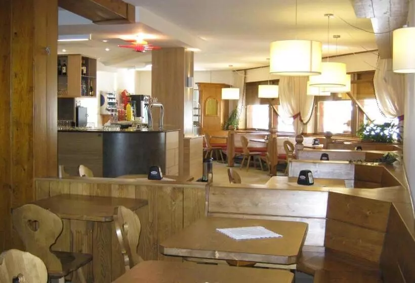 ホテル Albergo Antelao
