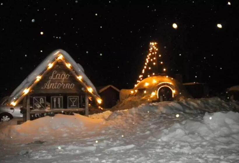 Hotelli Albergo Chalet Lago Antorno