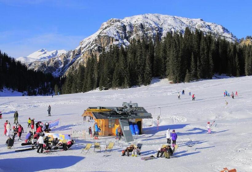 호텔 Albergo Chalet Lago Antorno