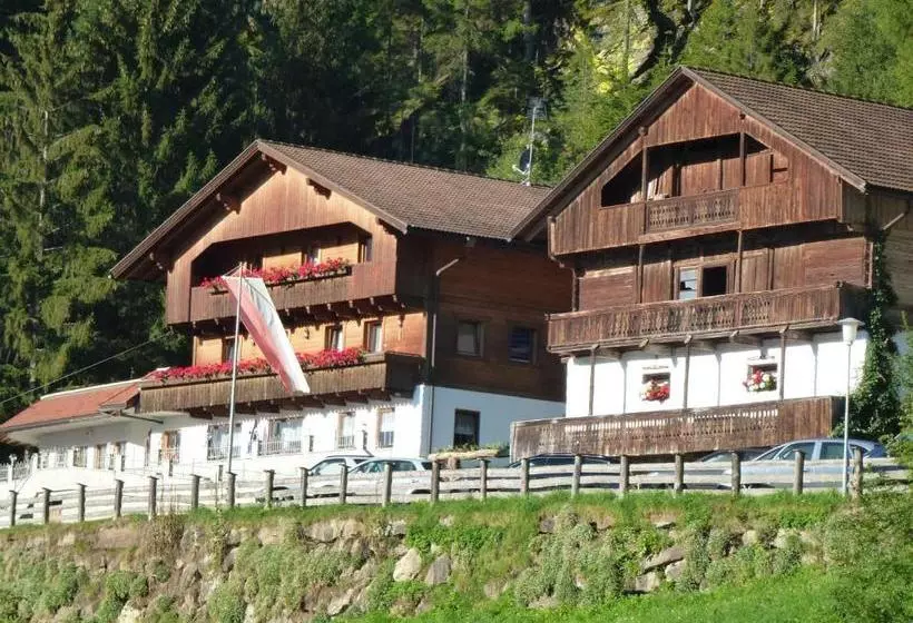 ホテル Gasthof Bauhof