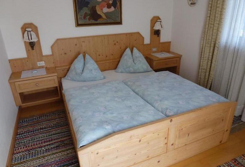 ホテル Gasthof Bauhof