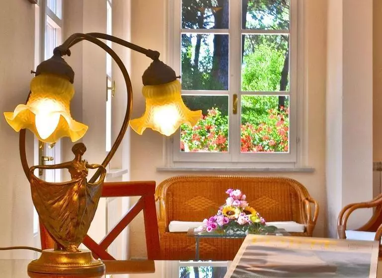 Hotelli Villa Fiorisella