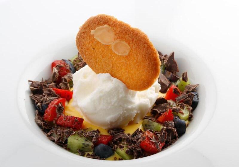 Ristorante Hotel Lucia   100 Mt Dal Mare