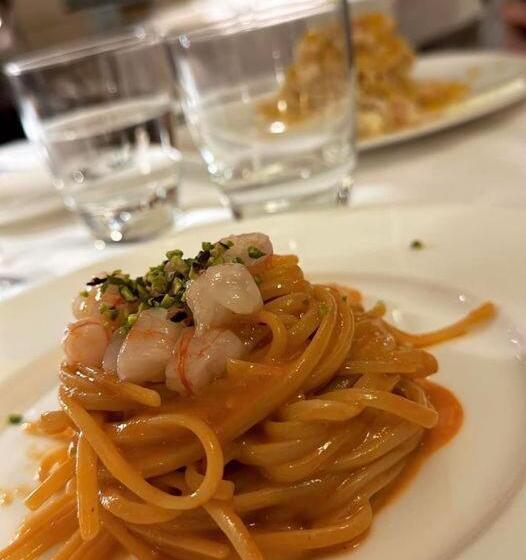 Ristorante Hotel Lucia   100 Mt Dal Mare