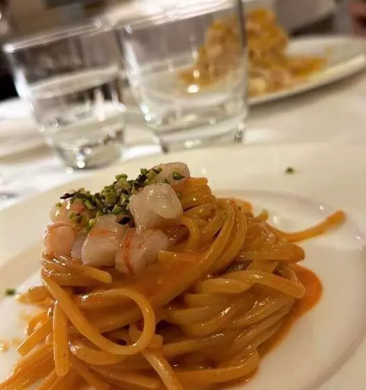 Ristorante Hotel Lucia   100 Mt Dal Mare