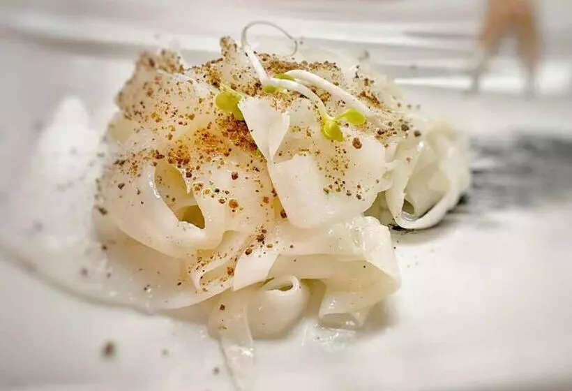 Ristorante Hotel Lucia   100 Mt Dal Mare