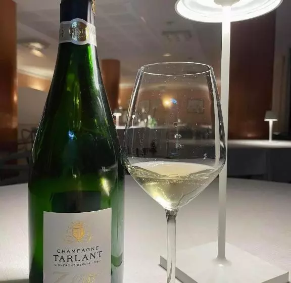 Ristorante Hotel Lucia   100 Mt Dal Mare