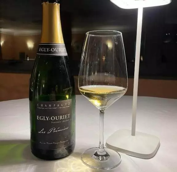 Ristorante Hotel Lucia   100 Mt Dal Mare