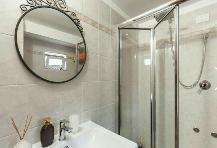 تختخواب و صبحانه Al Fly