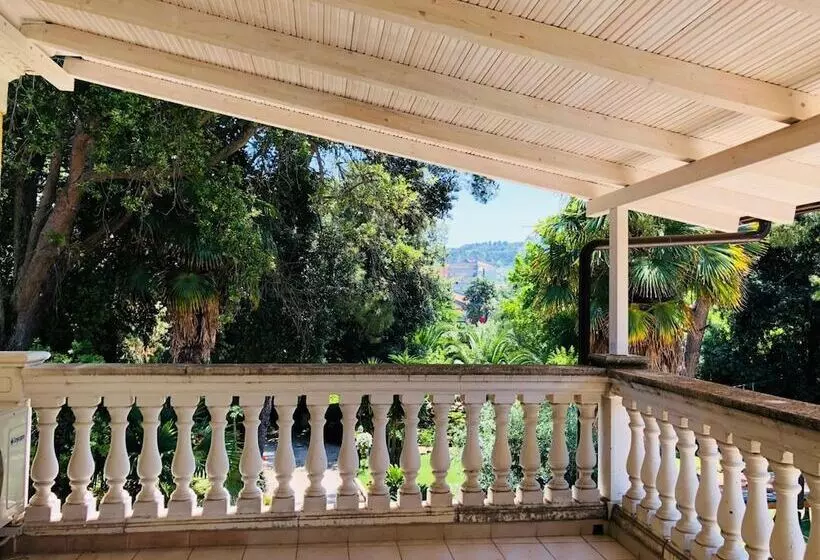 Aamiaismajoitus (B&B) Villa Berghella