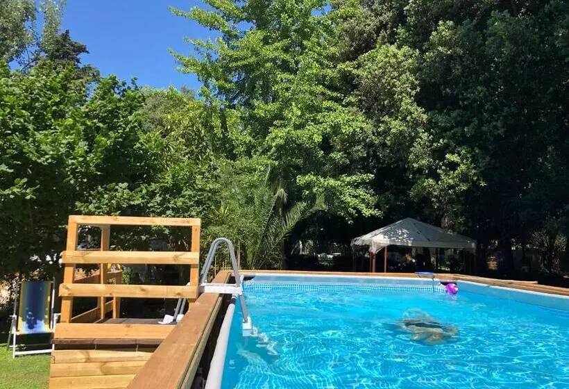 Aamiaismajoitus (B&B) Villa Berghella