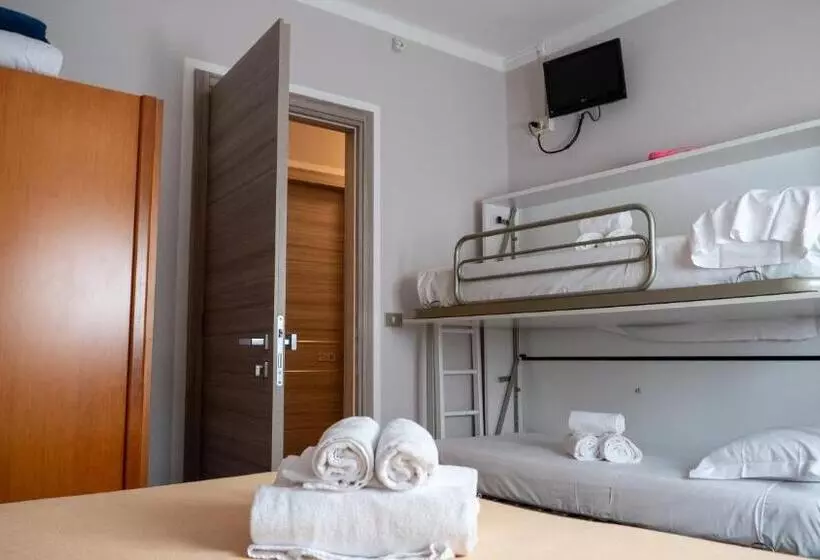 Hotelli Albergo Tecla