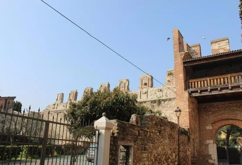 Hotelli Albergo Tecla