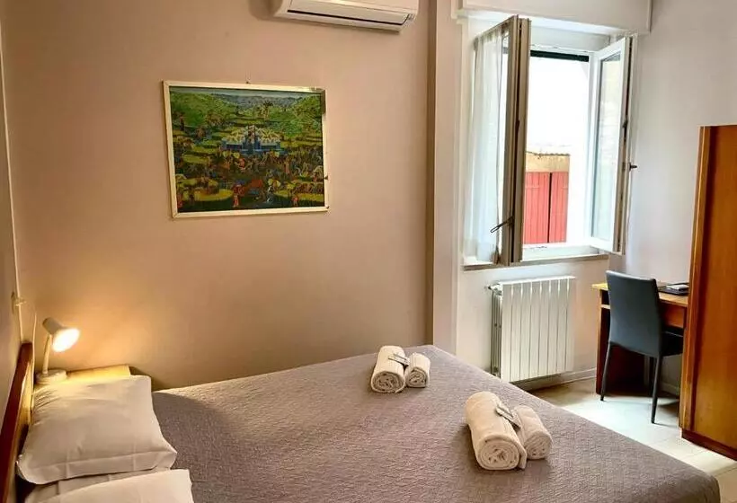 Hotelli Albergo Tecla