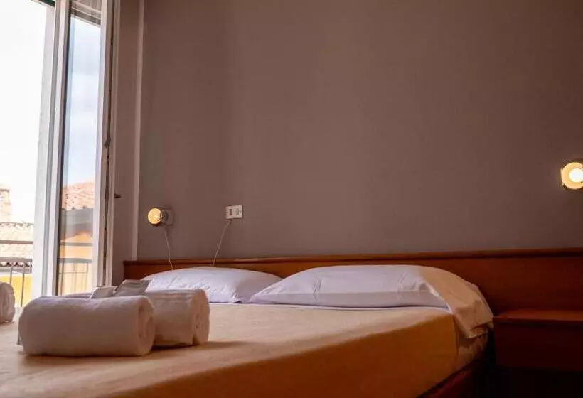 Hotelli Albergo Tecla