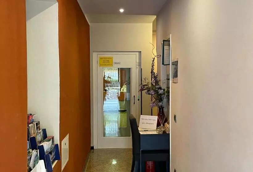 Hotelli Albergo Tecla