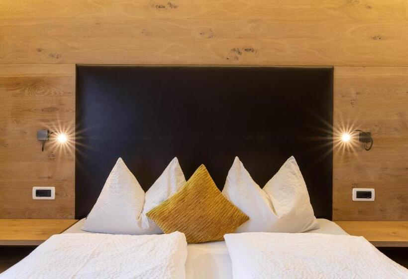 ホテル Garni Kostner