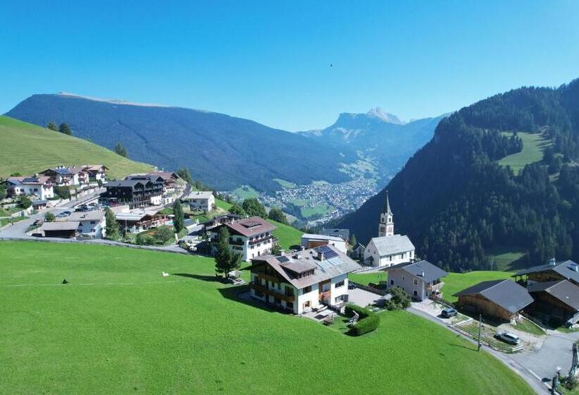 ホテル Garni Kostner