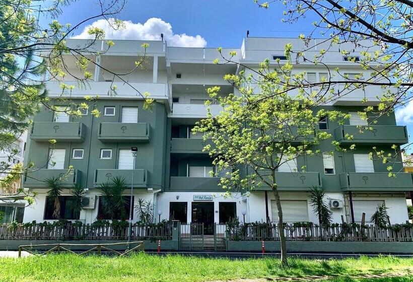 ホテル Nel Pineto