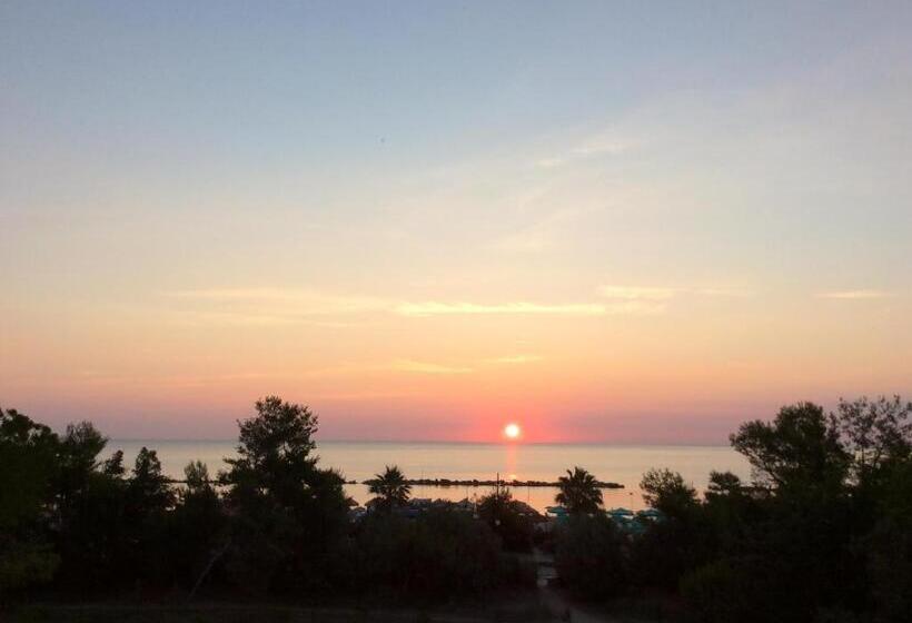 ホテル Nel Pineto