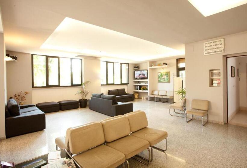 ホテル Nel Pineto