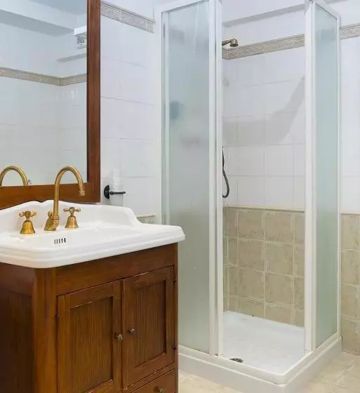 Hotelli Quinz   Locanda Al Lago